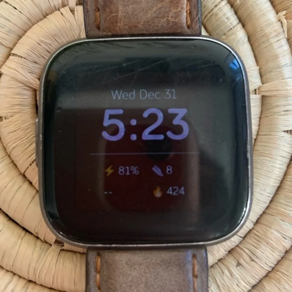 FITBIT‎ Versa 2 Smartwatch With Leather Band and Charger